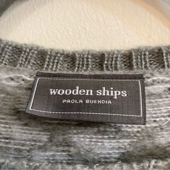 Wooden Ships Grey Giraffe Print Crew Neck LS Sweater Wool Blend Size S/M Cozy - Picture 2 of 13